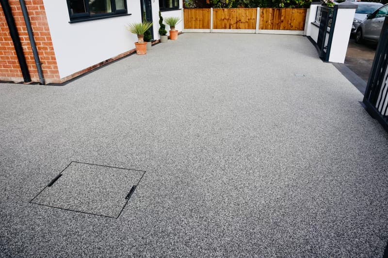 Resin bound driveway in grey aggregate